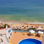 Oura Ocean Front البوفيرا