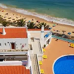 Oura Ocean Front Апартаменты *