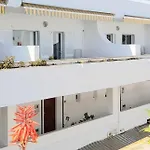 Апартаменты Oura Ocean Front