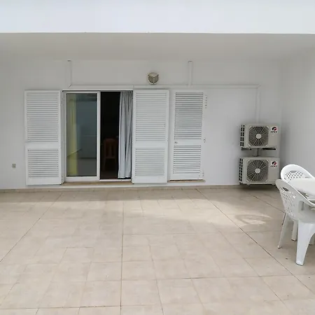 Oura Ocean Front Apartamento *