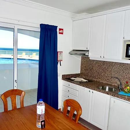 Oura Ocean Front Apartmán *