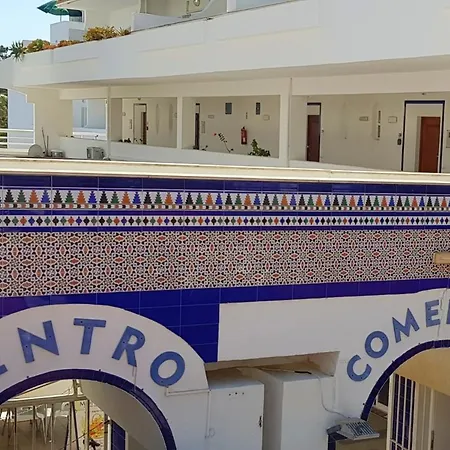 Oura Ocean Front Apartamento *